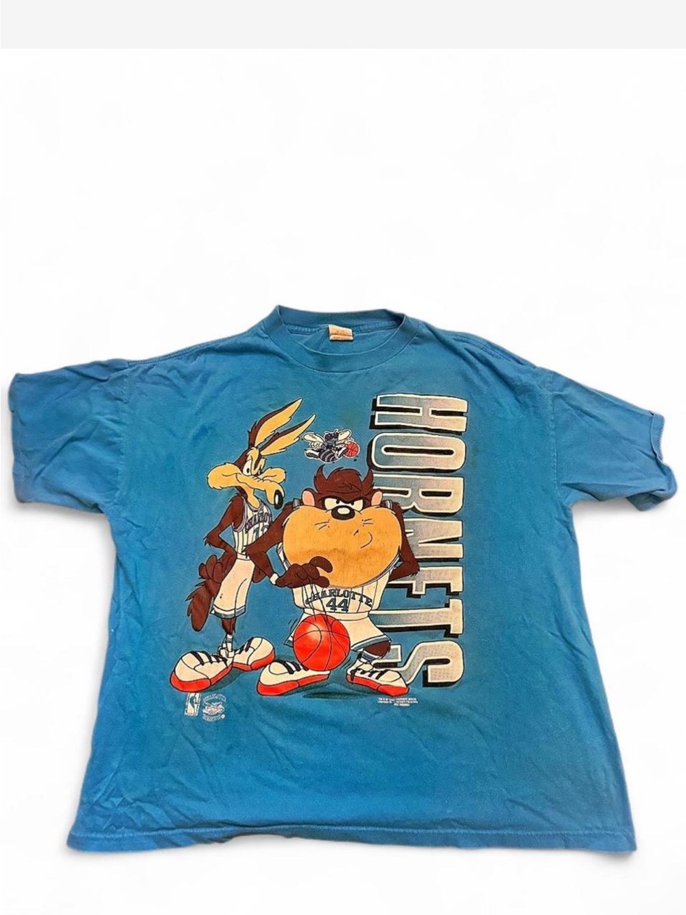 RARE Looney Tunes “Hornets” Basketball Graphic Tee, Size Large, Vintage Preowned - Picture 2 of 7